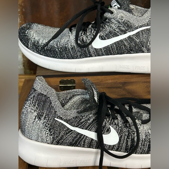 Nike Free Rn Women’s Black white Knit Running Shoes 8 .5 - Picture 6 of 9